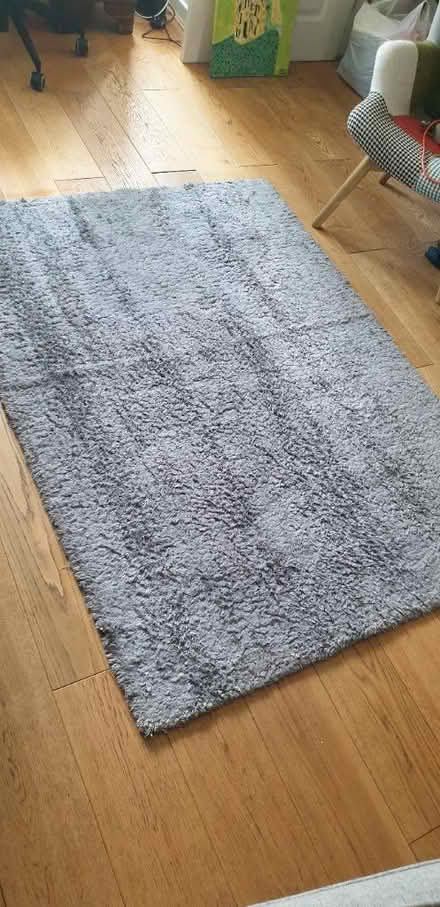 Photo of free Grey rug 169cm x 122cm (SK14 (Hyde)) #1
