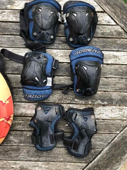 Photo of free helmets & skateboard protection (RH18) #3
