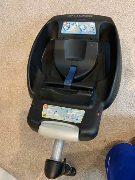 Photo of free Maxi Cosi Isofix car seat base (Carshalton/Wallington SM6) #2