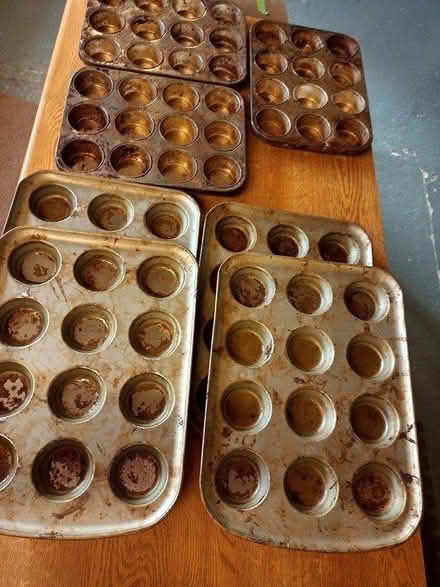Photo of free 7 Aluminium baking bun trays (Pontefract) #1