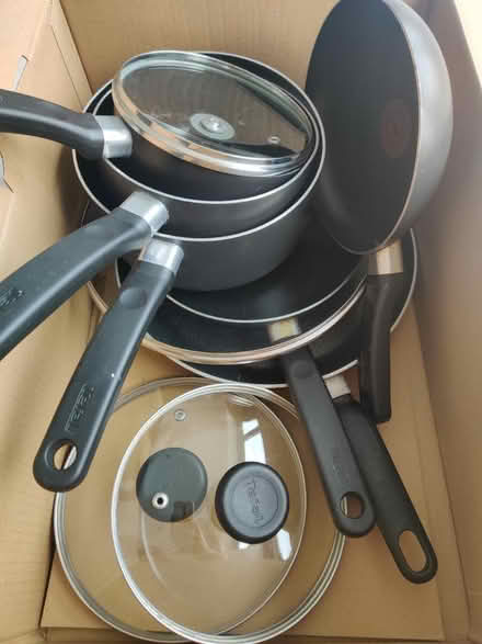 Photo of free Pots and pans (Hoddesdon) #1