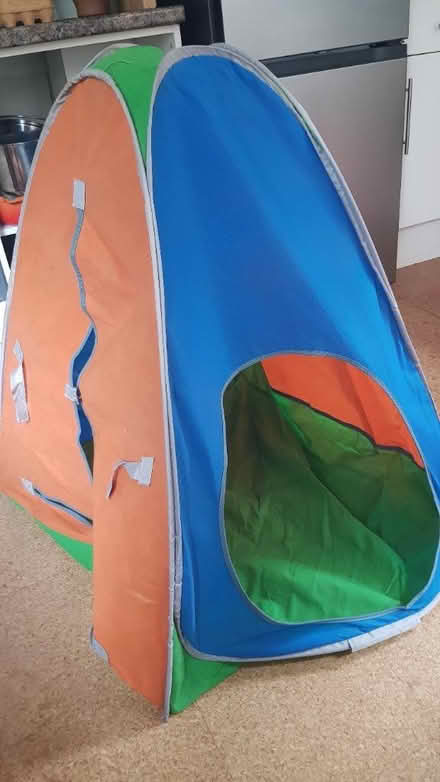 Photo of free Child's pop up play tent (Stepney E1) #1