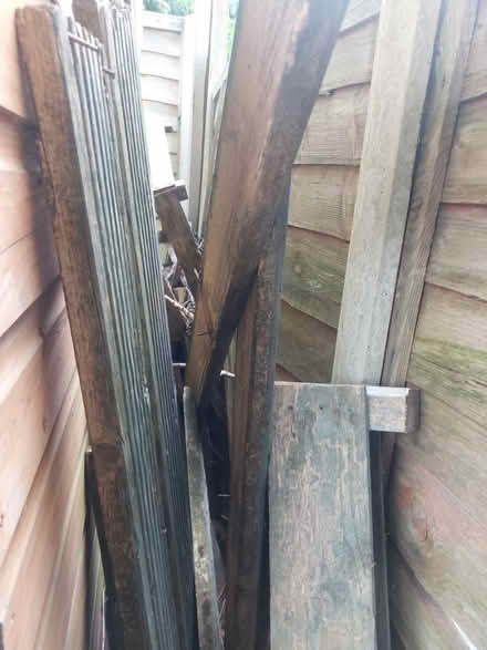 Photo of free Scrap wood and pallet (Wolverhampton WV3) #1