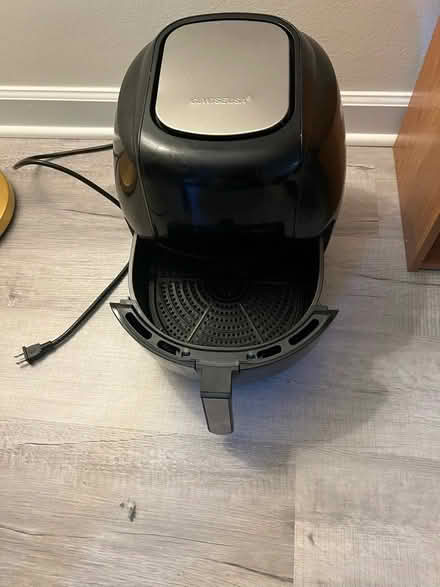 Photo of free 8 quart Air Fryer (Near Glover Park) #1