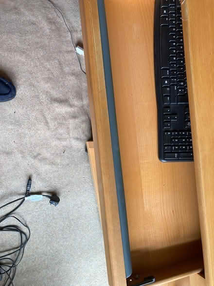 Photo of free Desk (Hitchin Ninesprings area) #3