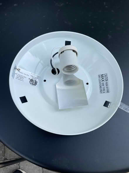Photo of free Light fixture (Trelawny Circle L5n6n9) #1
