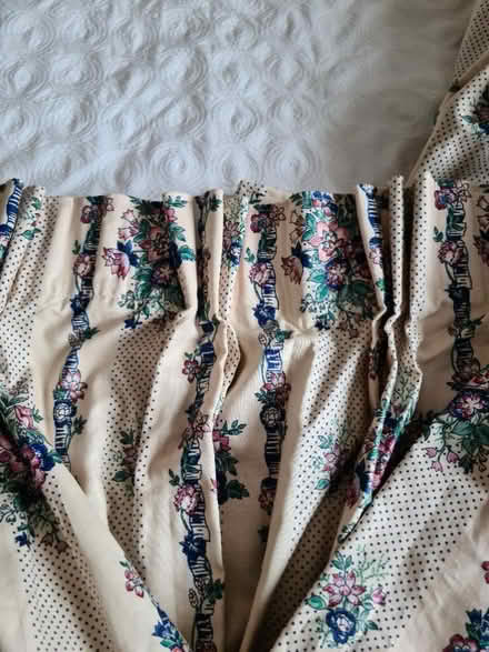 Photo of free 6ft X 4ft 2" curtains (melksham SN12) #3