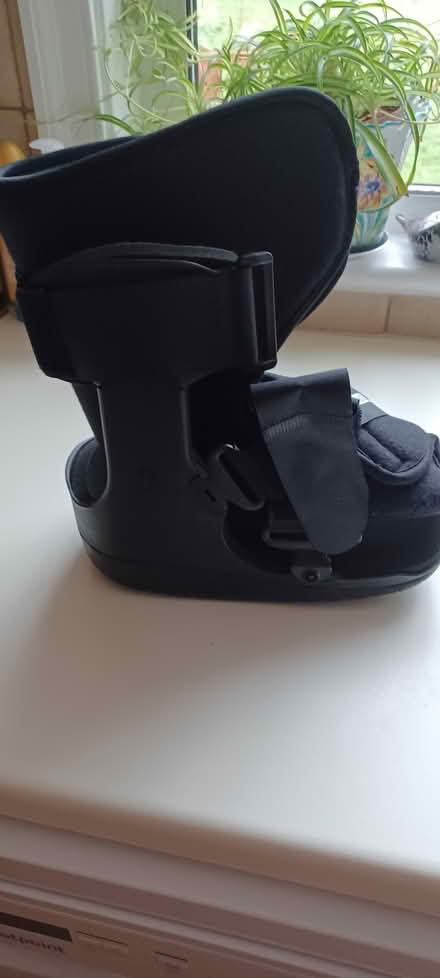 Photo of free Boot : left Foot : Size Small (Uxbridge UB10) #2