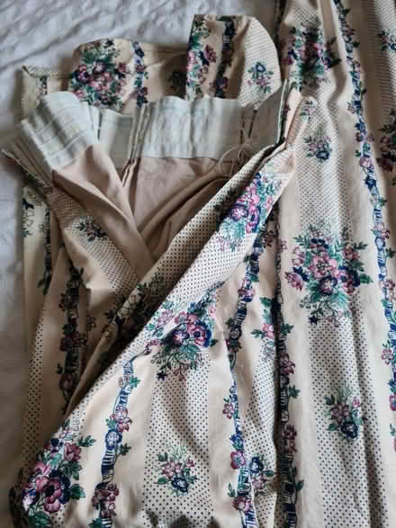 Photo of free 6ft X 4ft 2" curtains (melksham SN12) #2