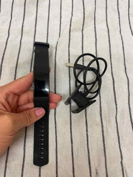 Photo of free Fitbit watch (BR3) #1