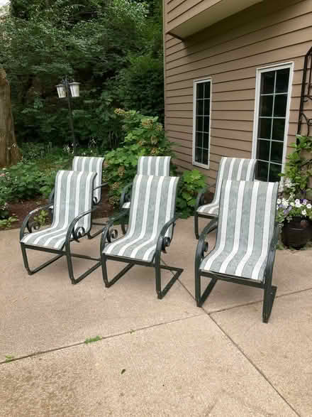 Photo of free Patio chairs (Carpentersville, west of river) #1