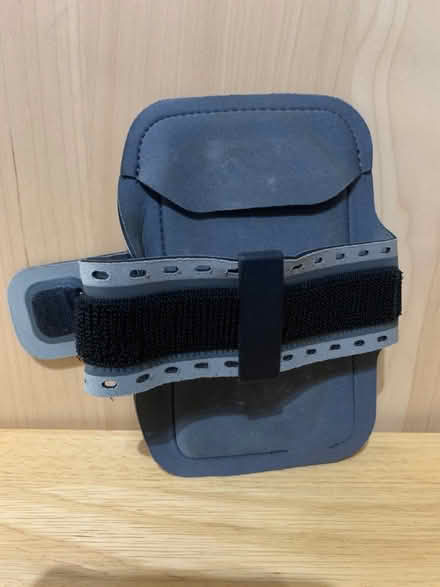 Photo of free iPhone 6 belkin armband case (SS15) #2