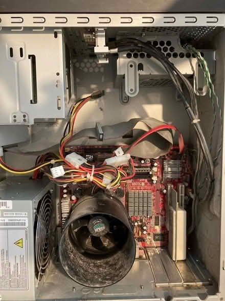 Photo of free Windows XP era PC desktop tower - Medion MT7 (Temple Mills E11) #1