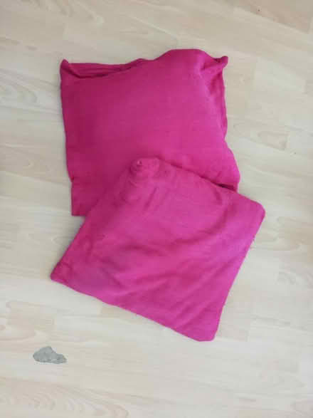 Photo of free 2 magenta cushions (CR5, Old Coulsdon) #1