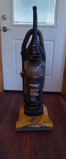 Photo of free Eureka vacuum cleaner (Salem - off South Policy St.) #1