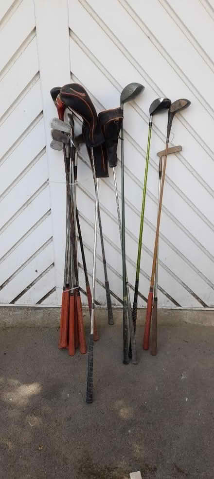 Photo of free Job lot of golf clubs (GU9) #1