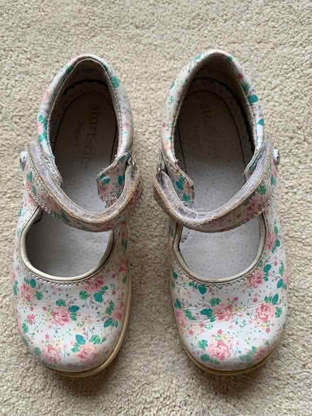 Photo of free Girls (children’s) shoes size 8.5F (Kelshall) #1
