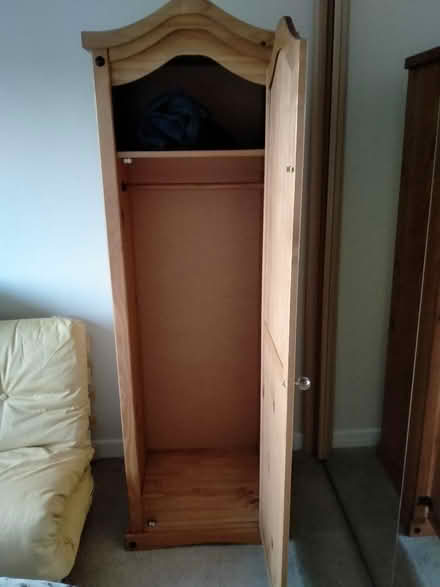 Photo of free Single wardrobe Mexican pine (Headway Cross TQ14) #1