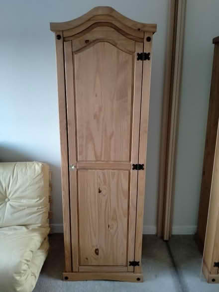 Photo of free Single wardrobe Mexican pine (Headway Cross TQ14) #2