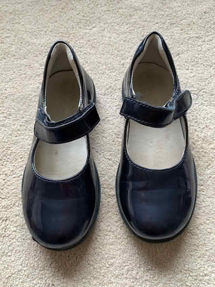 Photo of free Girls (children’s) shoes size 8.5F (Kelshall) #3
