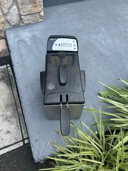 Photo of free Presto ProFry (Bowers Ln & Spring St) #3