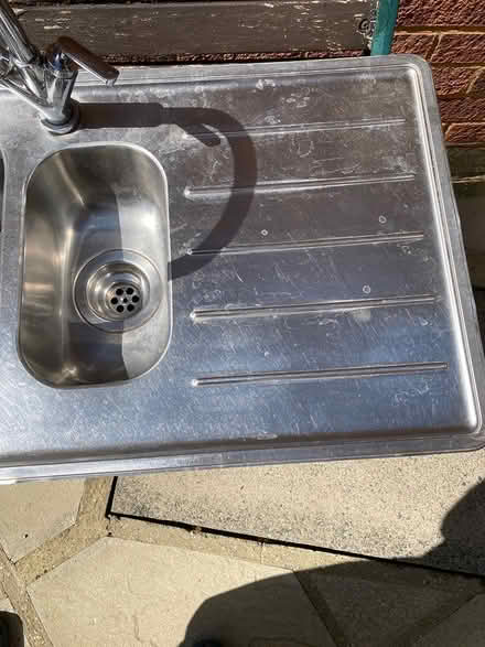 Photo of free Kitchen sink (Hitchin Ninesprings area) #3