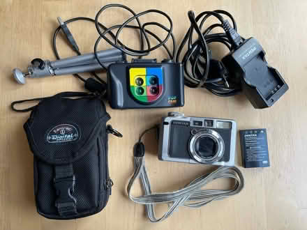 Photo of free 2 cameras. Working (Hendon, NW4, Brent Street) #1