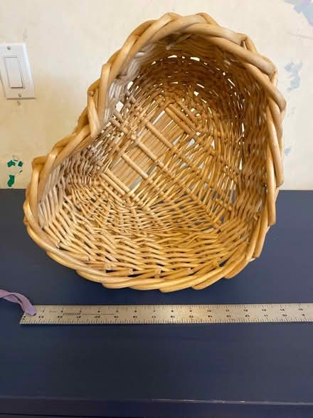 Photo of free Heart shaped basket (woodley park) #1