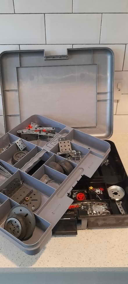 Photo of free Meccano set, hardly used (GU9) #1