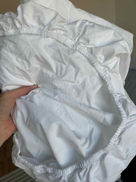 Photo of free Single fitted white M&S bedsheet (Walthamstow E17) #3