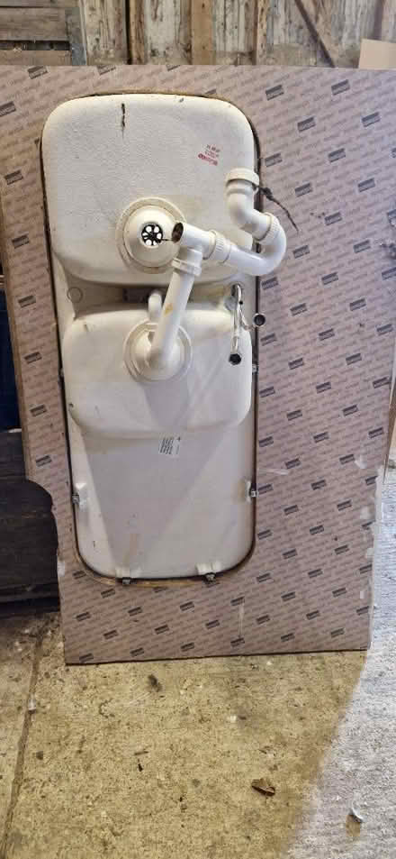 Photo of free Kitchen sink and worktop (Danbury, CM3) #1