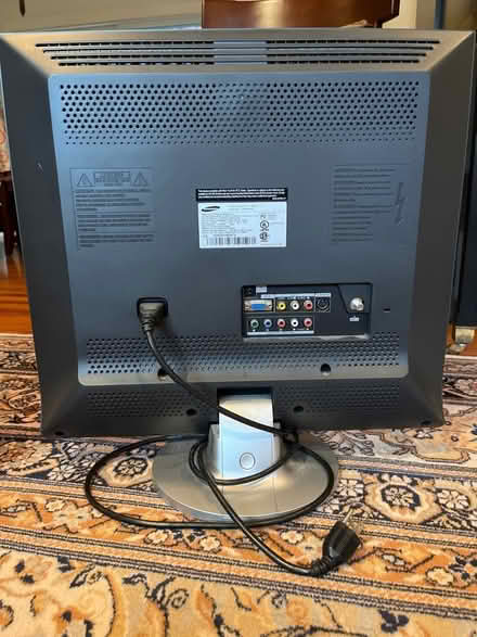 Photo of free 20” Samsung TV (Scarsdale/New Rochelle) #2