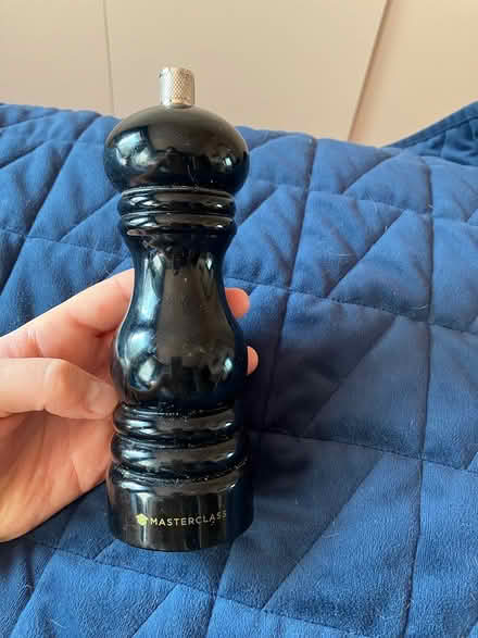 Photo of free Salt/Pepper mill (Mitcham) #3