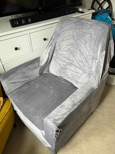 Photo of free Chair (Third line and QEW) #3