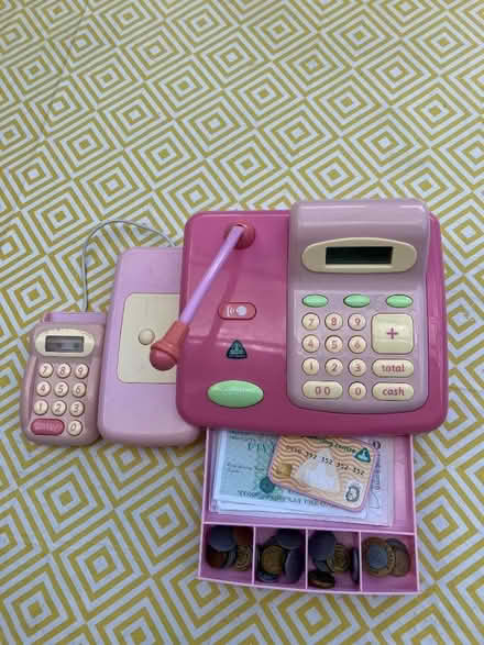 Photo of free Child’s toy till. Well used but still works. (Wokingham RG40) #1
