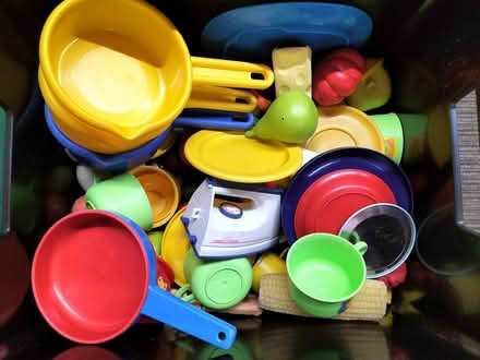 Photo of free Child's play kitchen and food (Arnold NG5) #1