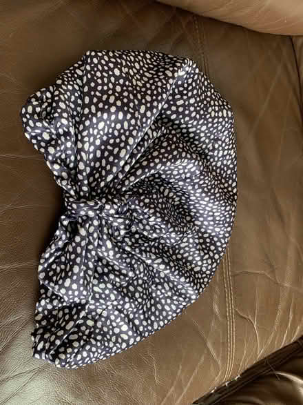 Photo of free Satin sleep bonnet (Walthamstow E17) #1
