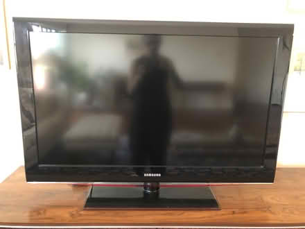 Photo of free Samsung Series 5 540 LCD TV (Tarrytown) #1