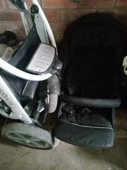 Photo of free Push chair (Lea Cross SY5) #1