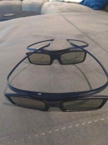 Photo of free Samsung 3D Glasses x 2 (BN14) #1