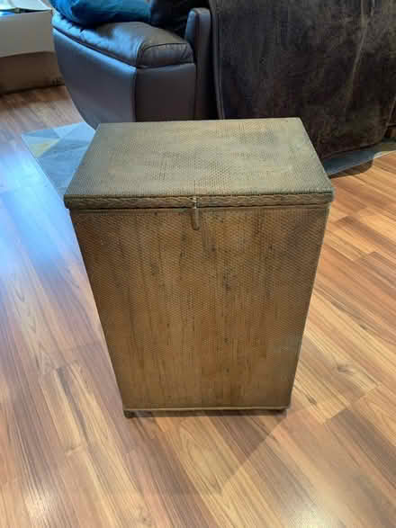 Photo of free Gold/brown hamper (Walthamstow E17) #2