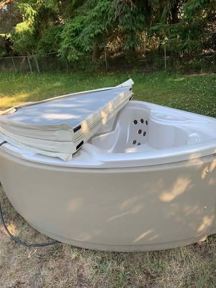Photo of free beautiful whirlpool (Sequim) #2