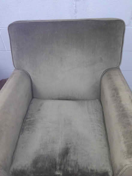 Photo of free Large Green Lounge Chair (On the curb near 1540 Pine) #2