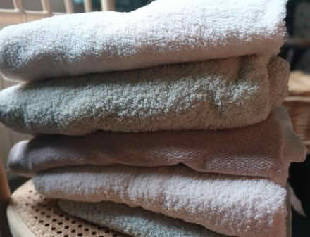 Photo of free Bundle of bath towels (Fairfield L7) #1
