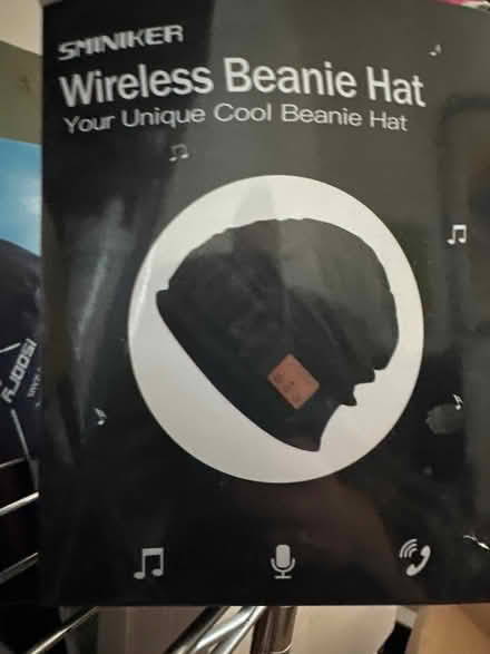 Photo of free Wireless Beanie Hat/speakers (LU2 Round Green) #1
