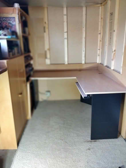 Photo of free Desk Delivered El Sob/Pinole/TaraH (El Sobrante) #2