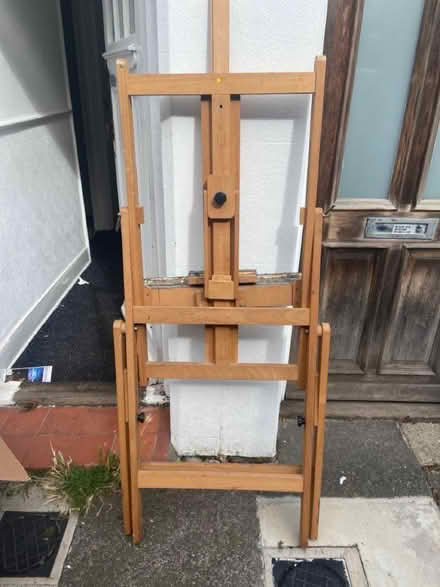 Photo of free Artist’s Easel (Hanover BN2) #1