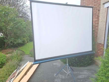 Photo of free Free standing projection screen (Llangwstenin LL28) #1