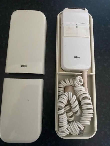 Photo of free Braun Women’s Shaver (Enfield Ridgeway EN2) #1