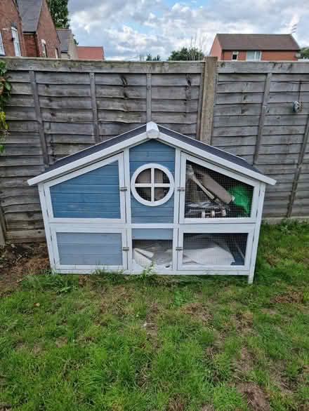 Photo of free Rabbit hutch (Nuneaton CV10) #3
